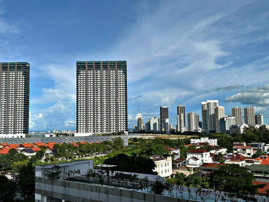 New 4queen Bed 3 2cp Near Gurney With Tvbox And Ktv Set Apartment Tanjung Tokong