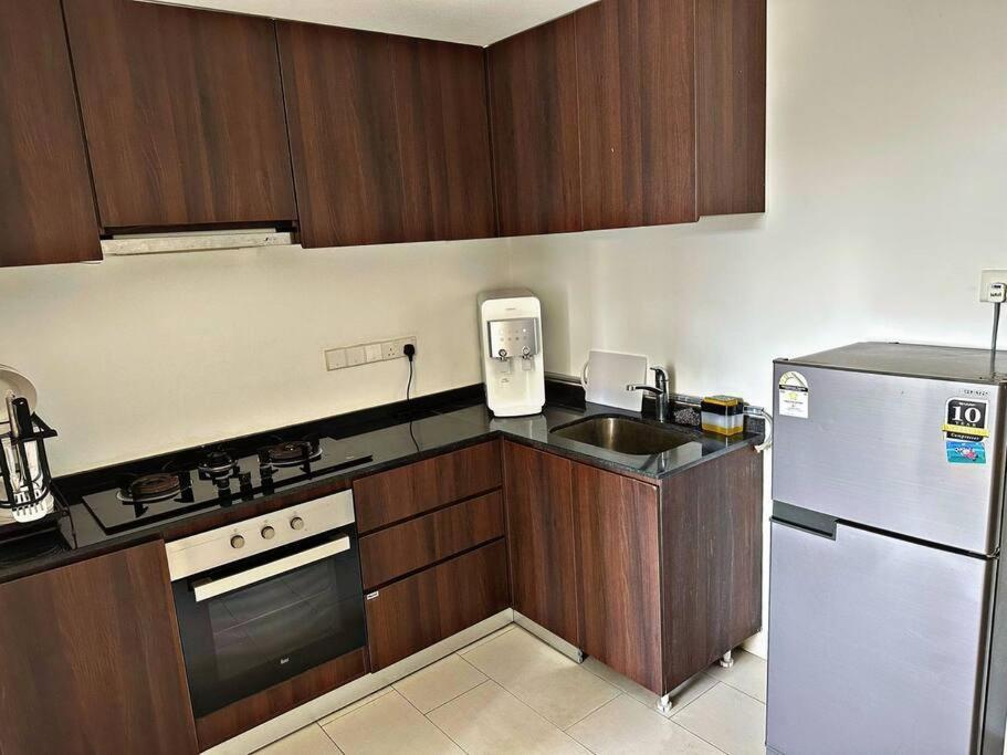 New 4queen Bed 3 2cp Near Gurney With Tvbox And Ktv Set Apartment Tanjung Tokong