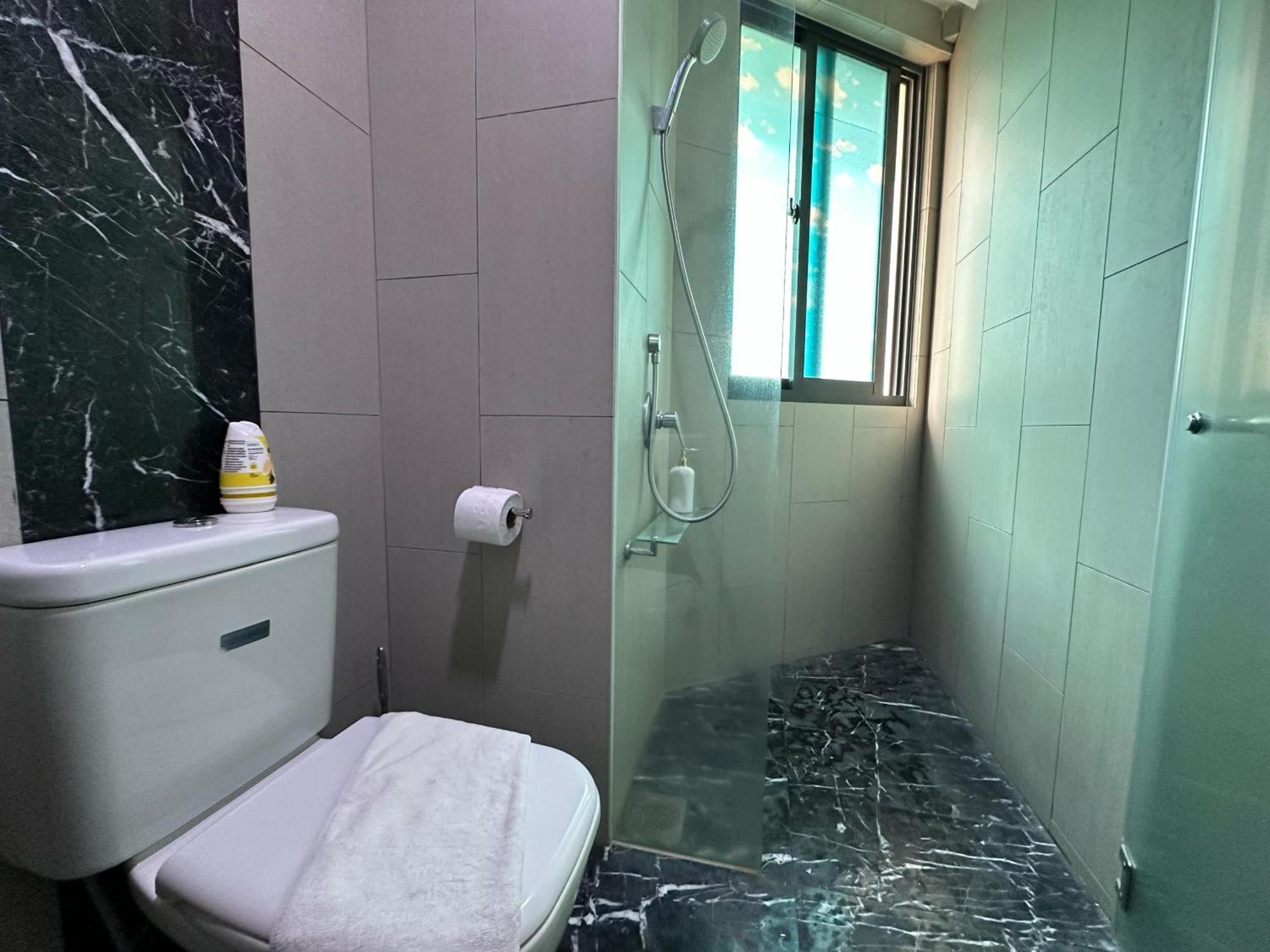 New 4queen Bed 3 2cp Near Gurney With Tvbox And Ktv Set Apartment *