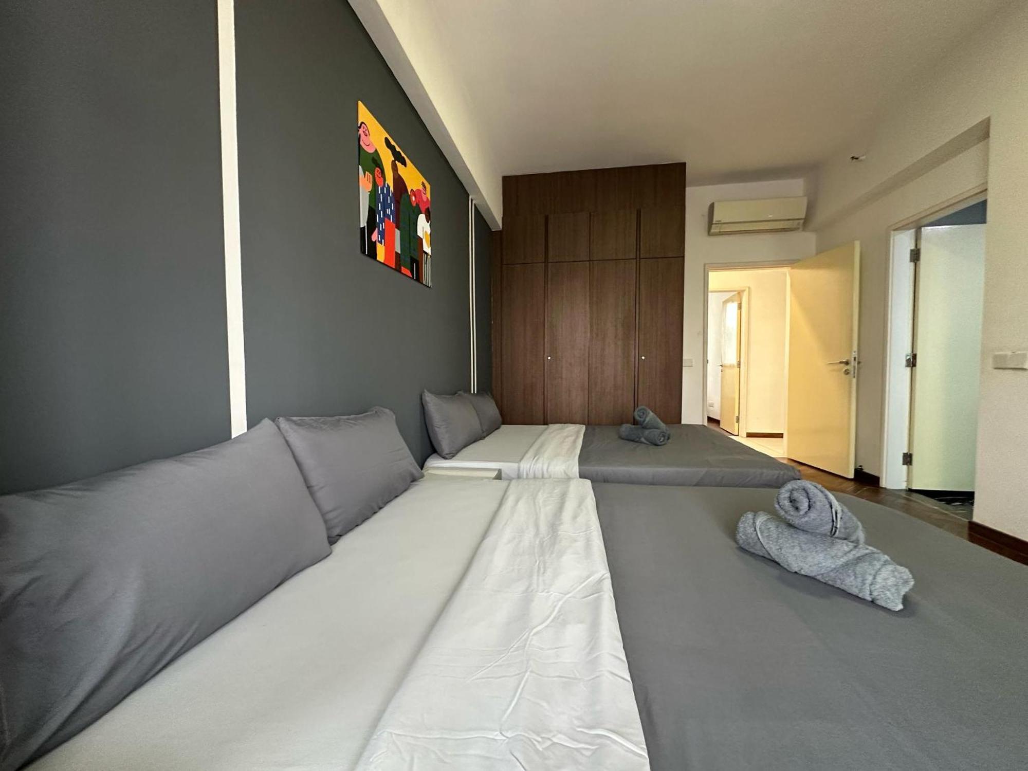 New 4queen Bed 3 2cp Near Gurney With Tvbox And Ktv Set Apartment *